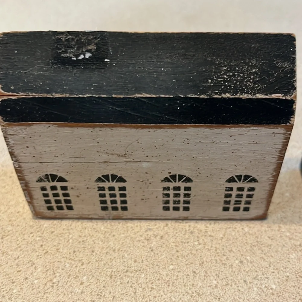 Vintage Wooden Houses - Picture 2 of 4